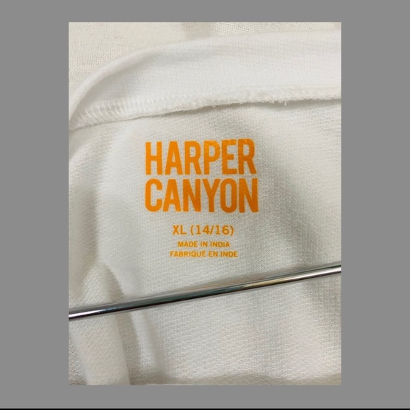 𝙶𝚞𝚛𝚕𝚜 𝚋𝚕𝚞𝚎 𝚊𝚗𝚍 𝚠𝚑𝚒𝚝𝚎 𝚝𝚘𝚙 - Picture 3 of 3